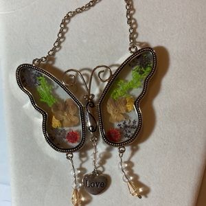 BANBERRY DESIGNS Butterfly Sun catcher with pressed flowers